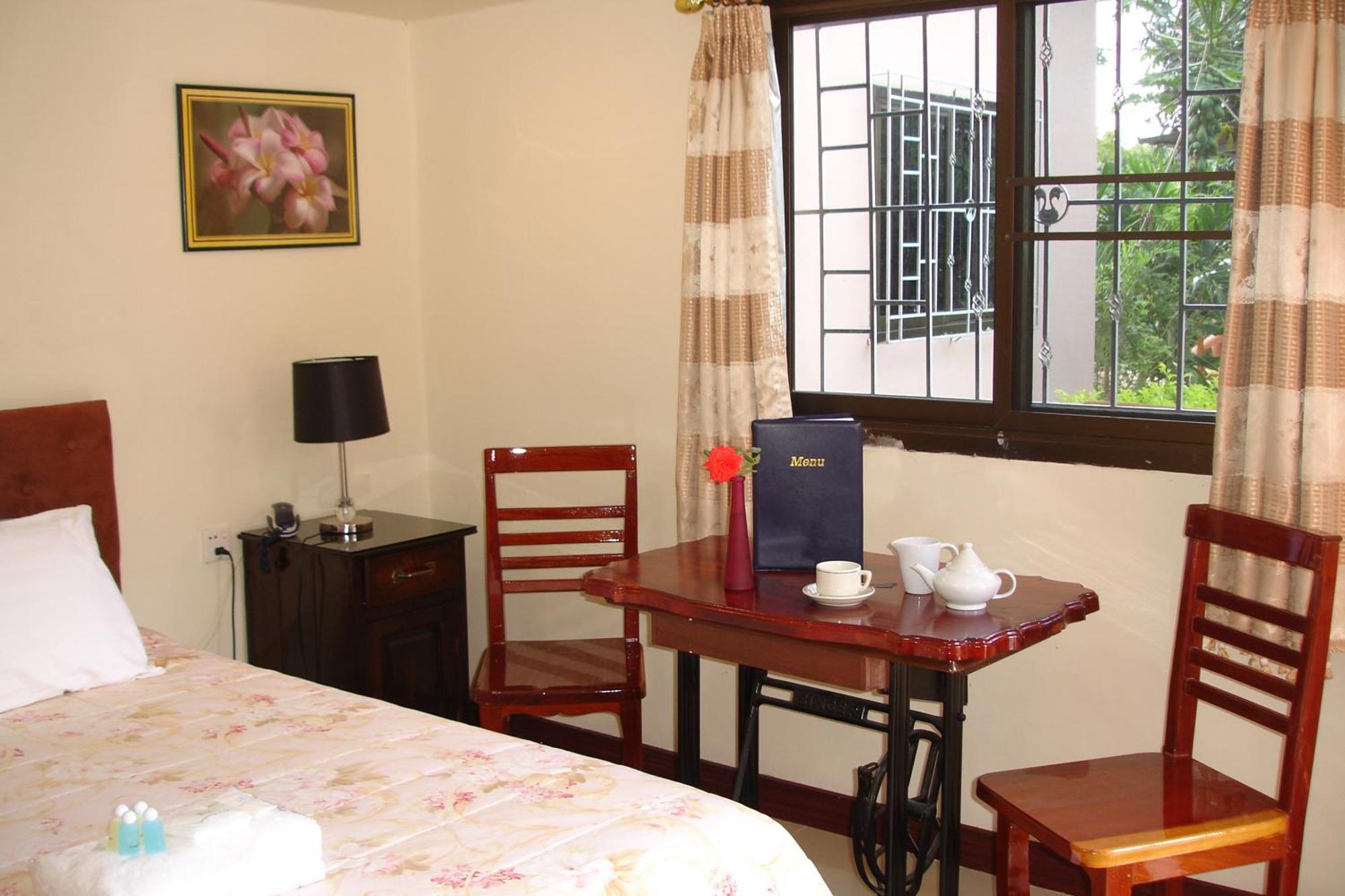 Home Stay Stc Bed And Breakfast Udon Thani Exteriör bild