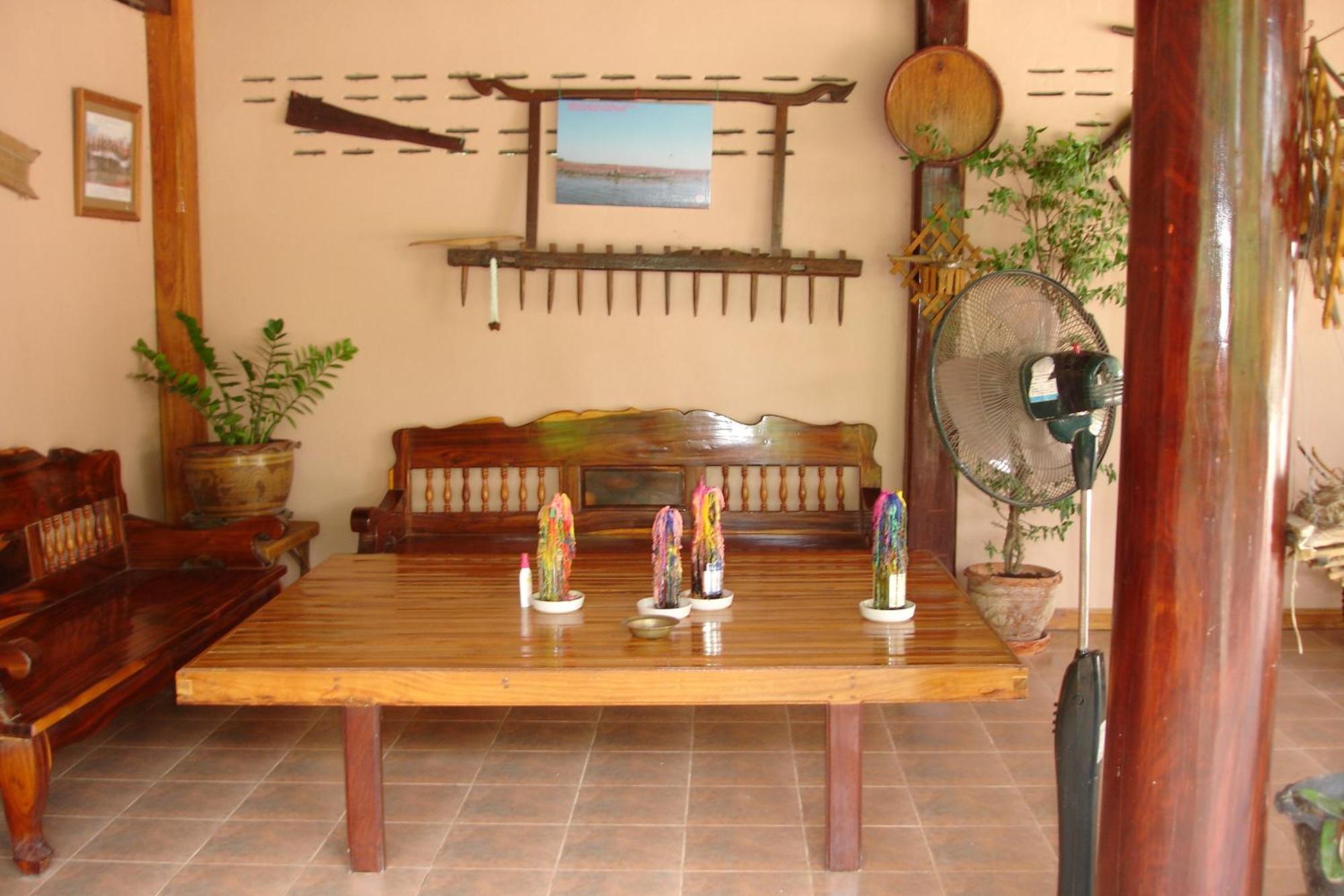 Home Stay Stc Bed And Breakfast Udon Thani Exteriör bild